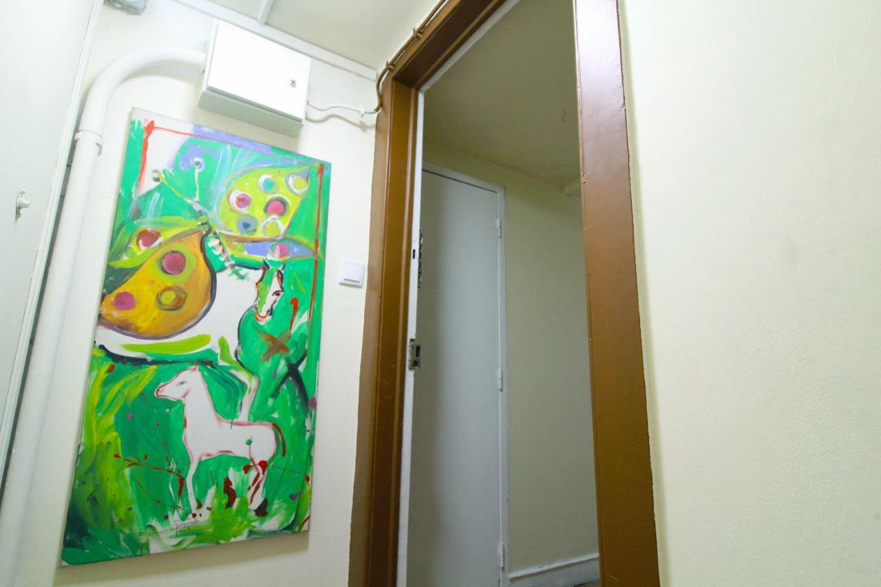 Room In Marechal Saldanha 3Rd Floor Lisbon Luaran gambar